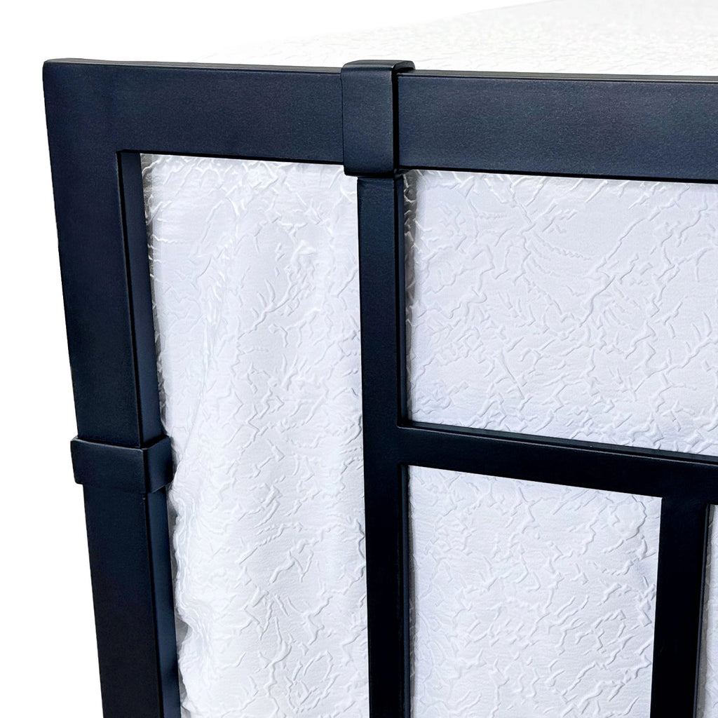 Travis 1380 queen CBMPF MatteBlackFinish Closeup1