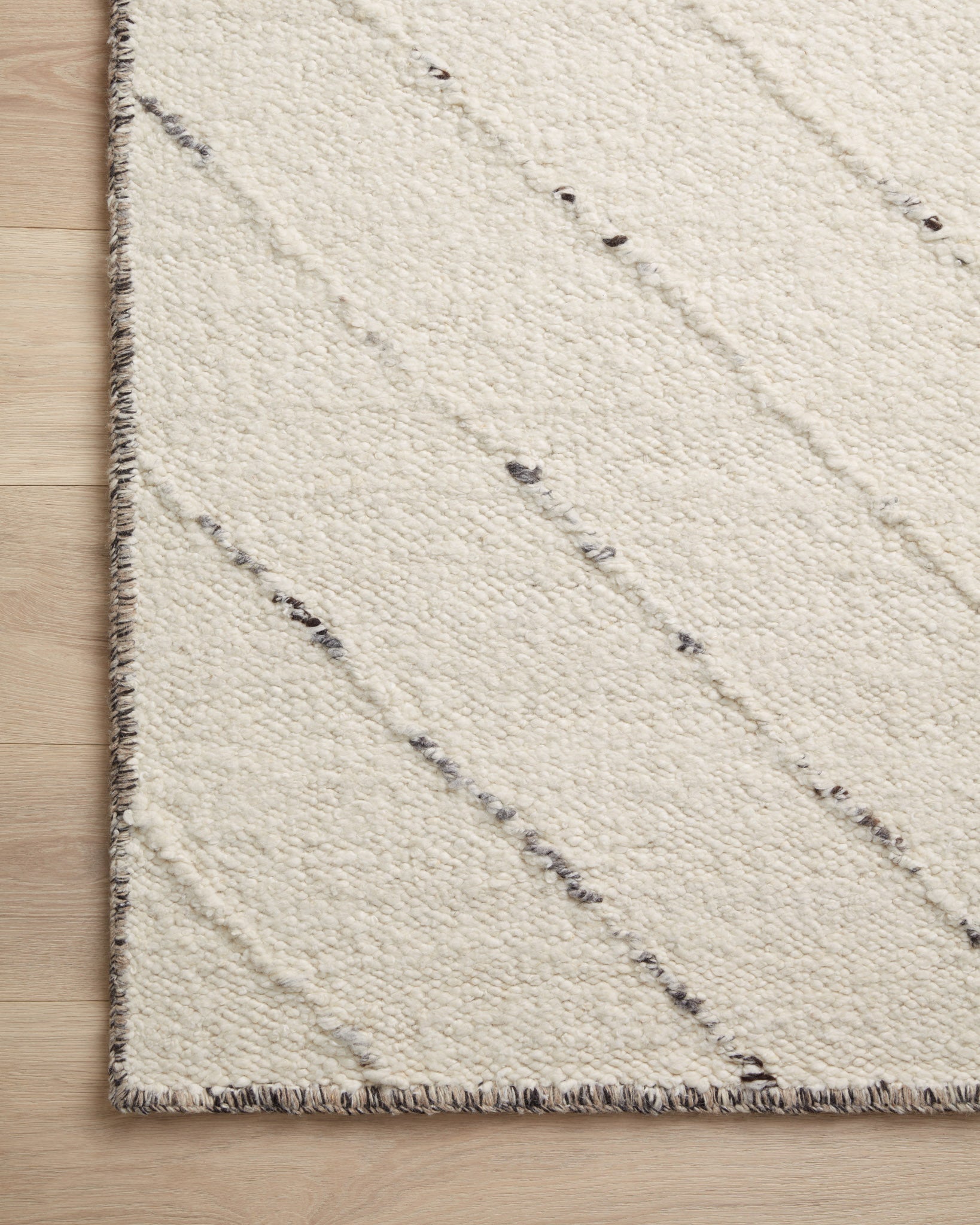 WYL-04 IVORY / BLACK