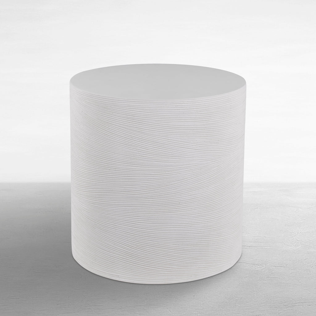 Caraway 20.5" Round Outdoor Pedestal Side Table