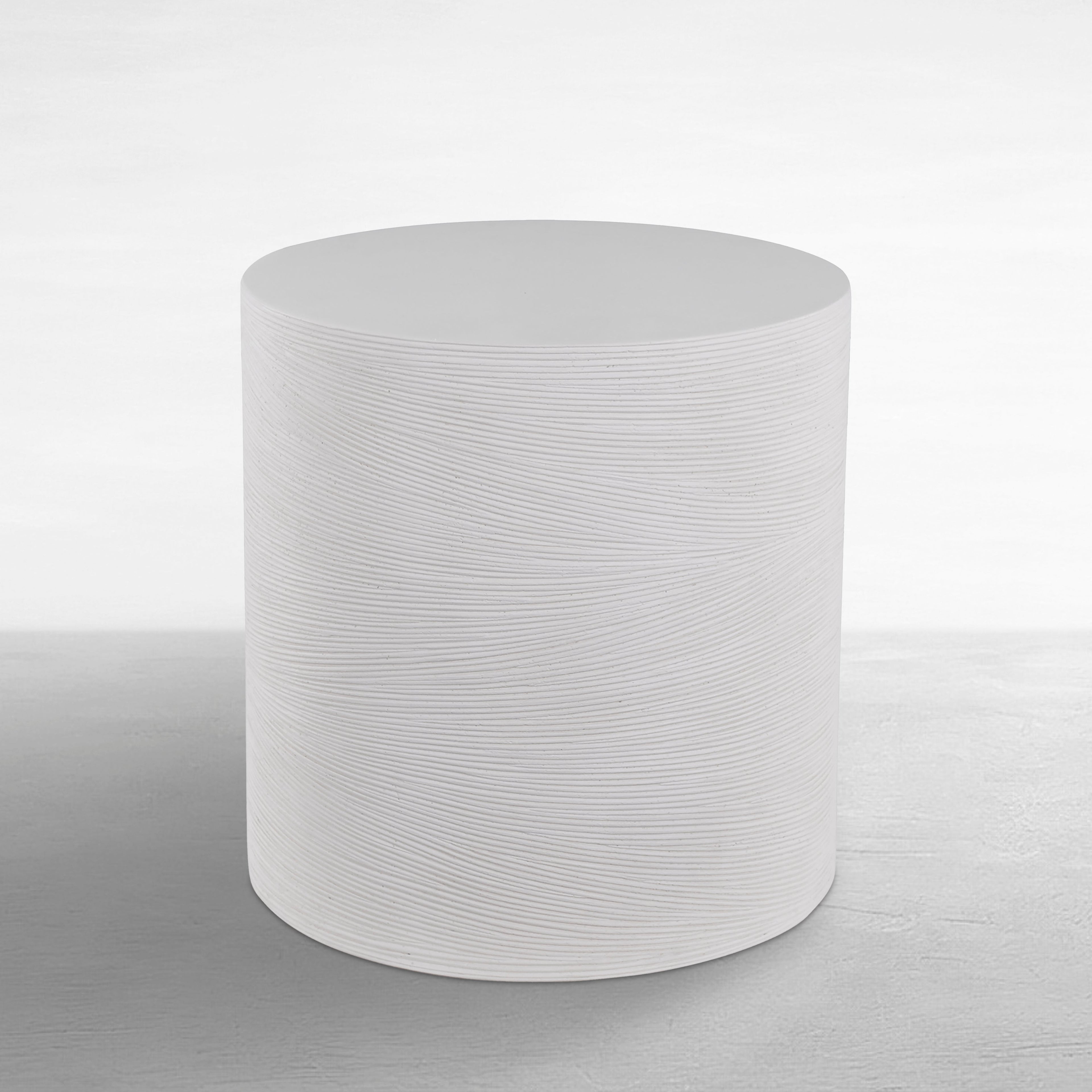 Caraway 20.5" Round Outdoor Pedestal Side Table