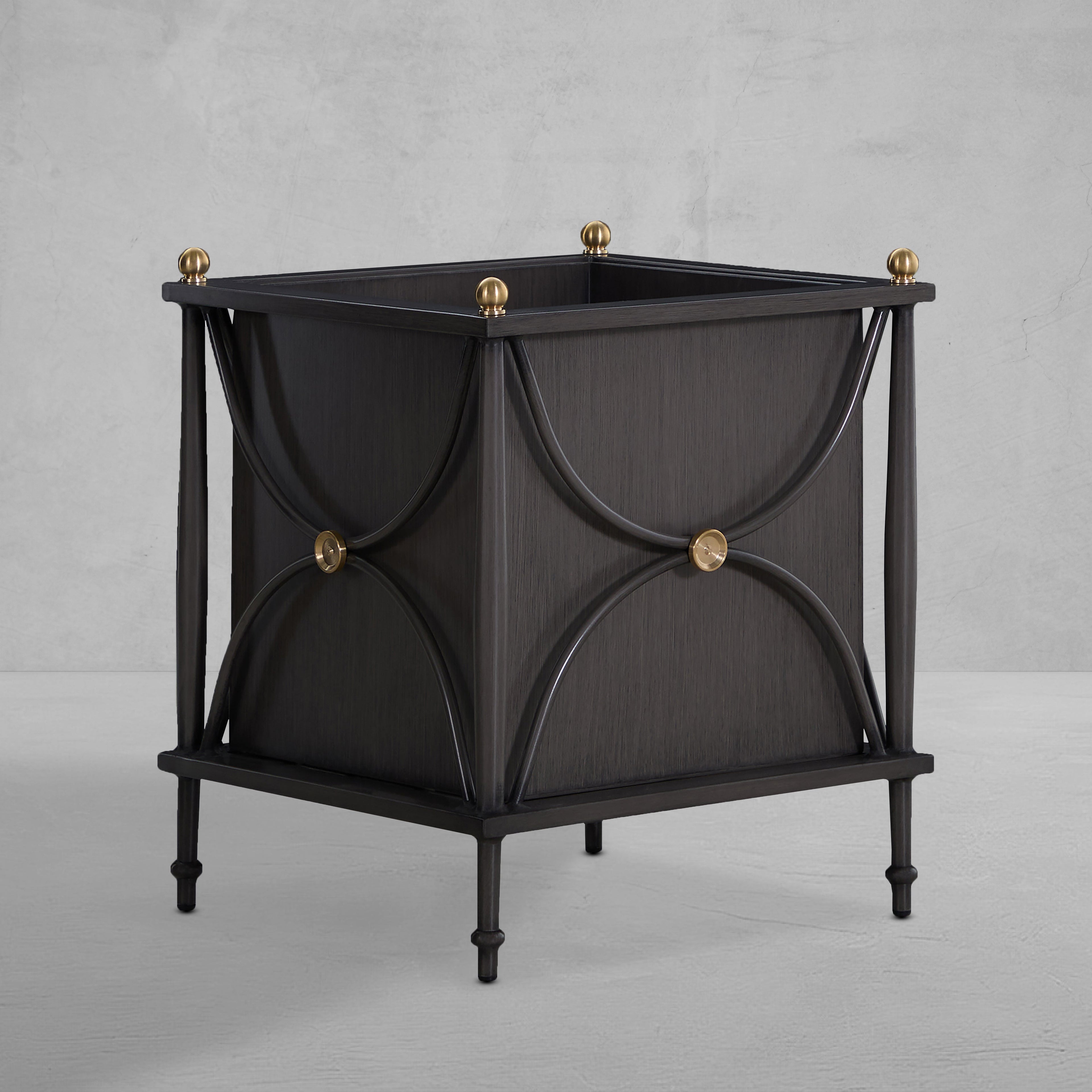 Roma Small Planter