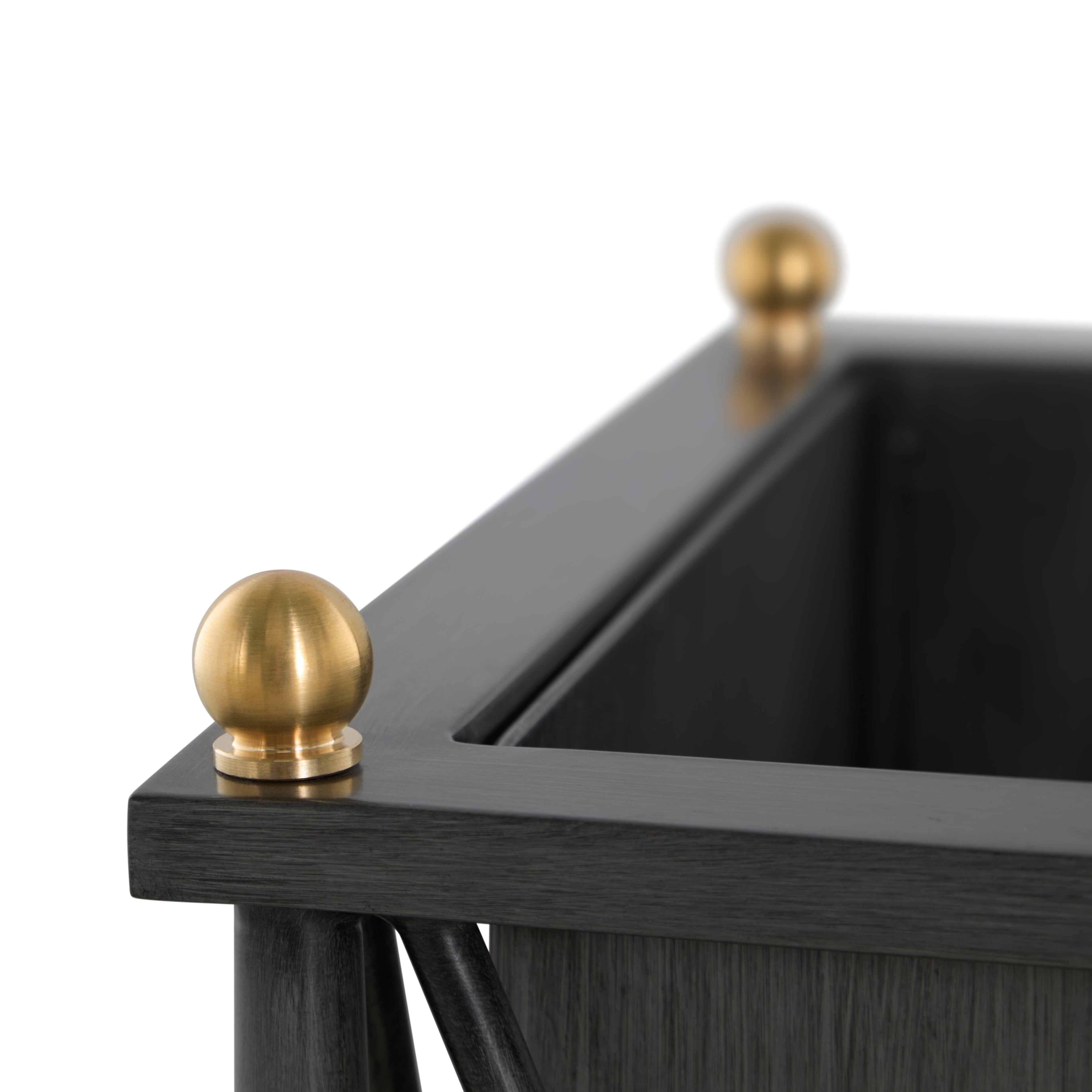 Roma Small Planter