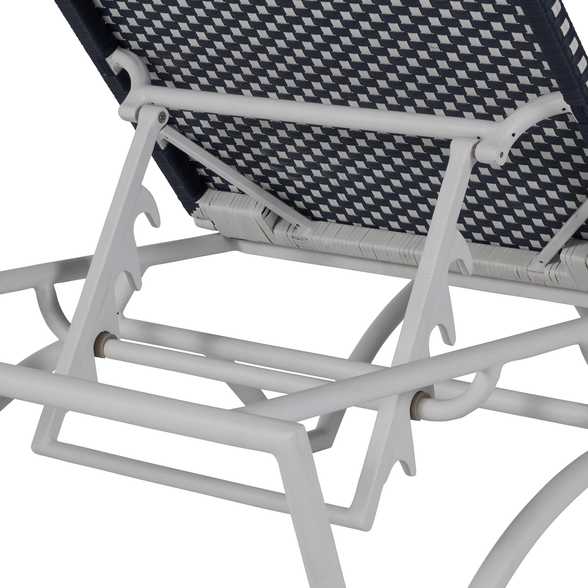 Savoy French Bistro Wicker Outdoor Chaise Lounge