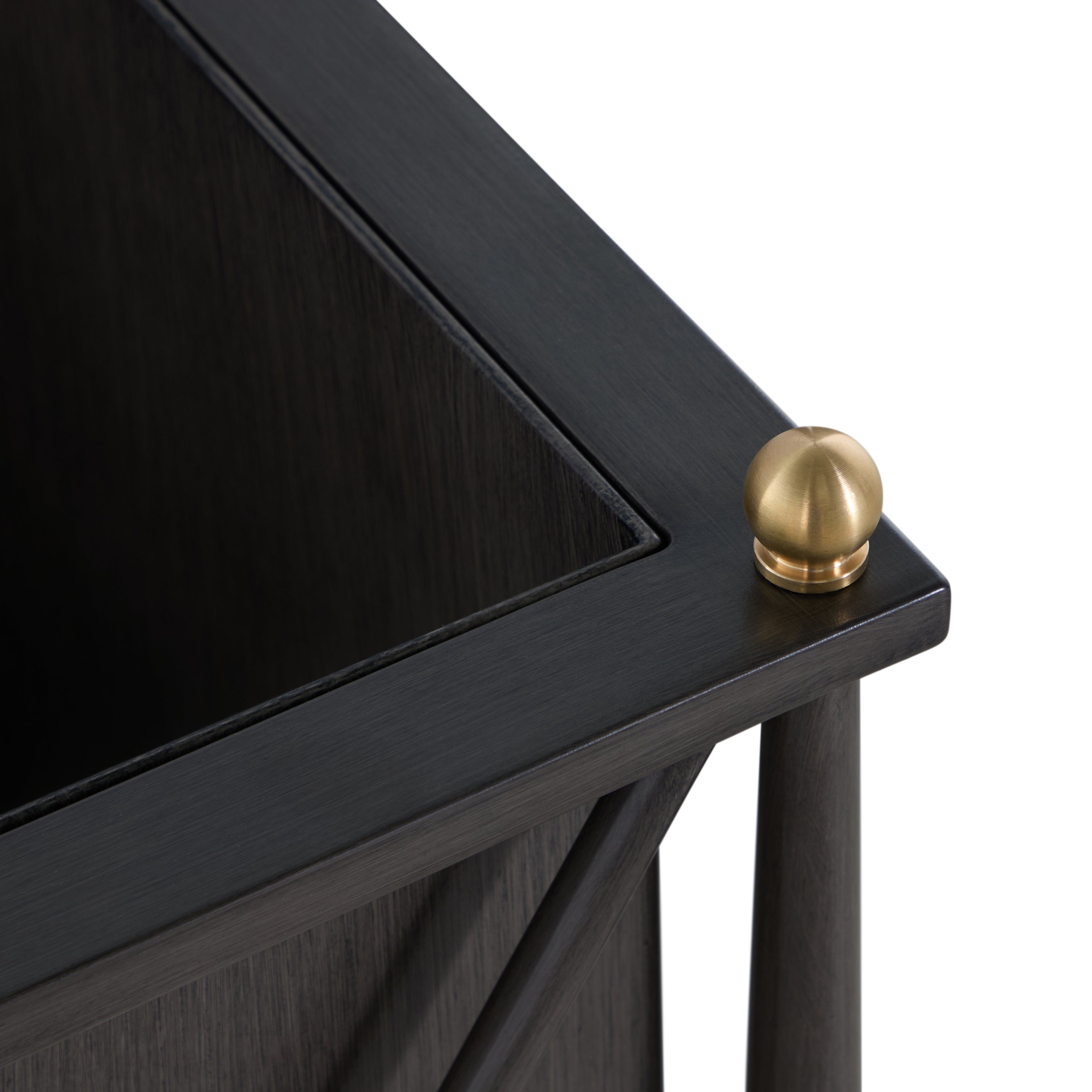 Roma Large Planter