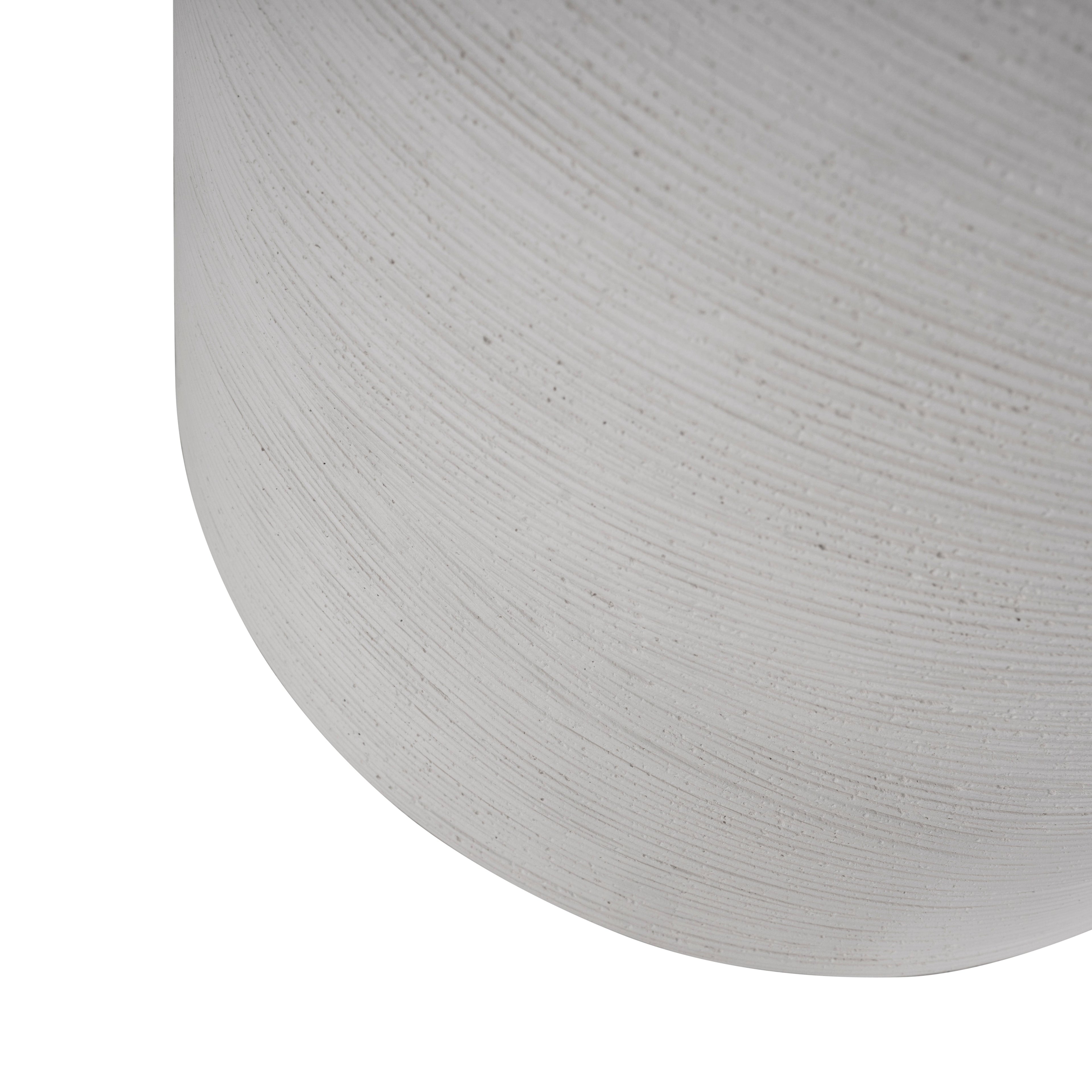 Caraway 20.5" Round Outdoor Pedestal Side Table