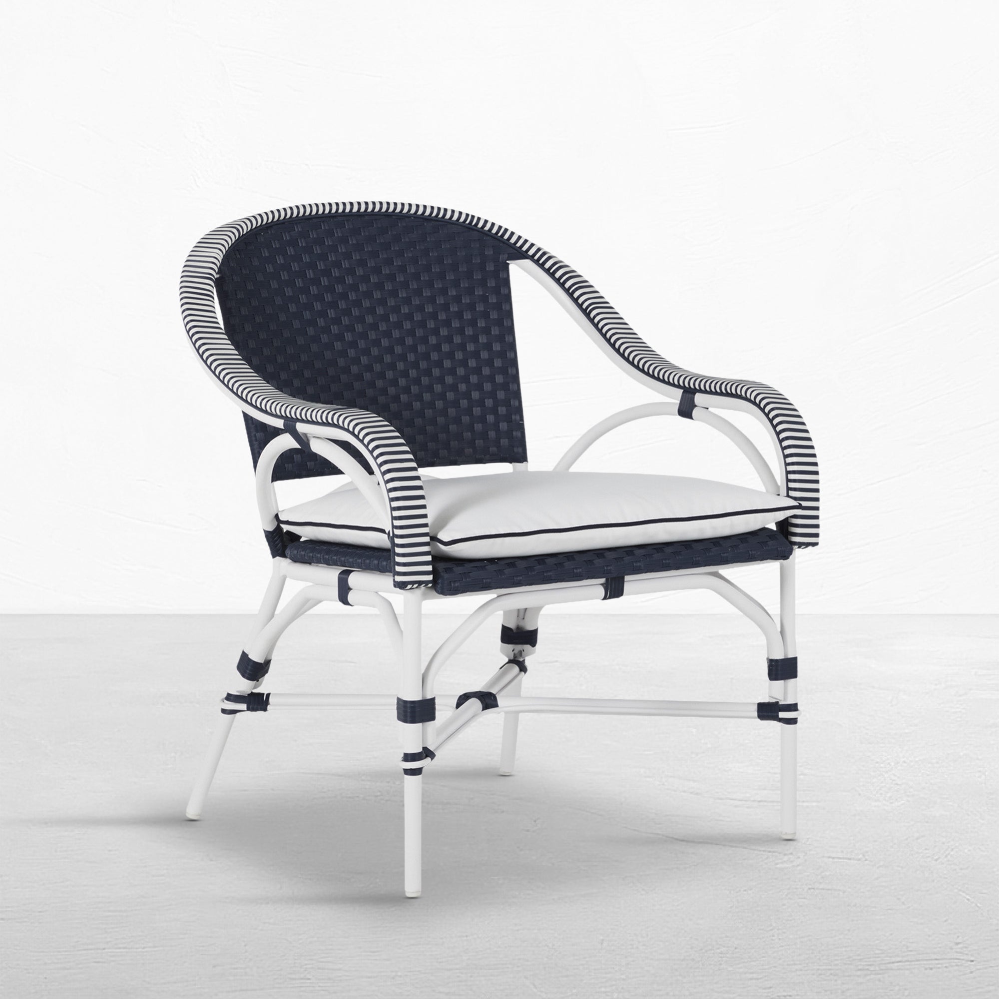 Savoy N-Dura Resin Wicker Outdoor Lounge Chair
