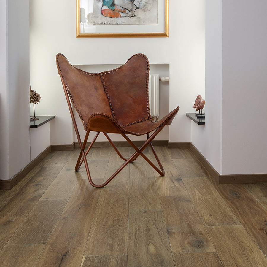Novella Whitman Oak room