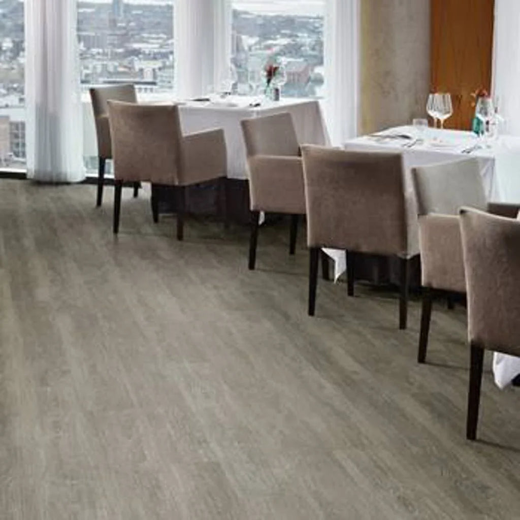 Karndean Luxury Vinyl Korlok Reserve Aged Spanish Oak