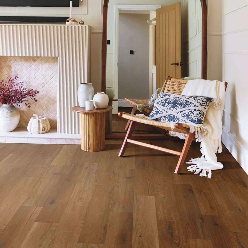 Karndean Luxury Vinyl Knight Tile Russet Character Oak