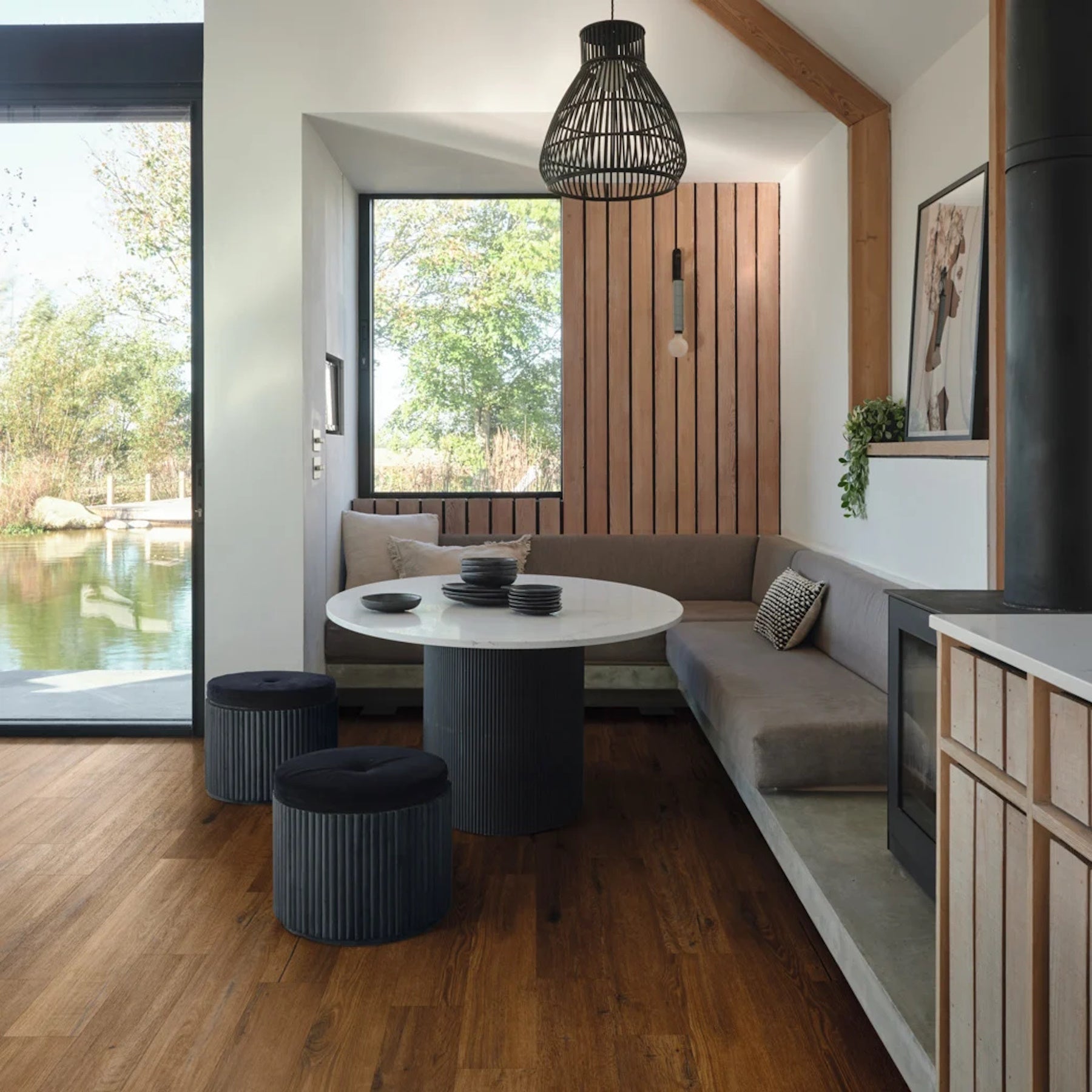 Karndean Luxury Vinyl Knight Tile Rigidcore Russet Character Oak