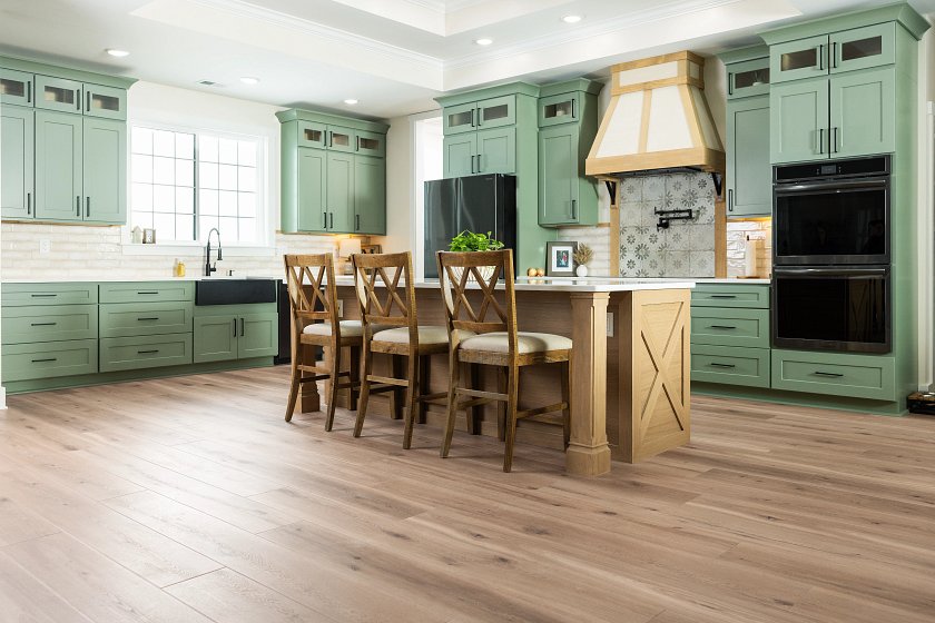BLONDE OAK StaticImage04